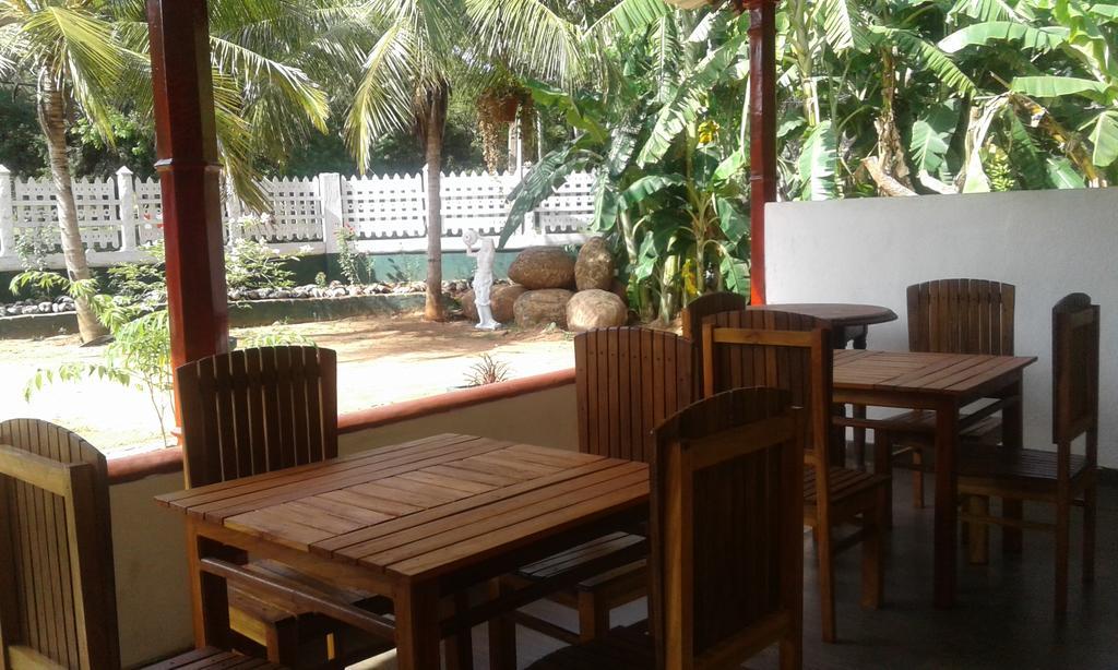 Hotel Flamingo Anuradhapura Zewnętrze zdjęcie