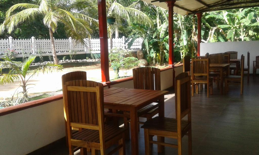 Hotel Flamingo Anuradhapura Zewnętrze zdjęcie