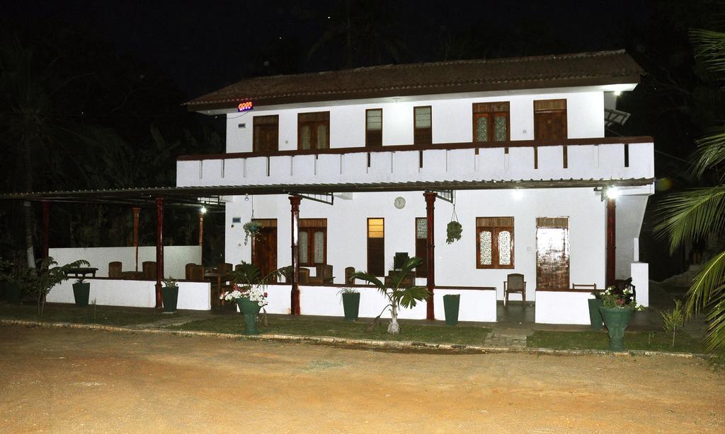 Hotel Flamingo Anuradhapura Zewnętrze zdjęcie