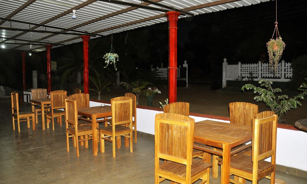 Hotel Flamingo Anuradhapura Zewnętrze zdjęcie