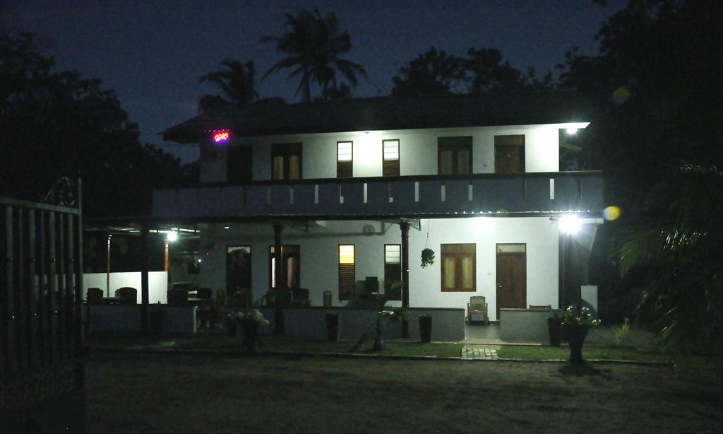 Hotel Flamingo Anuradhapura Zewnętrze zdjęcie